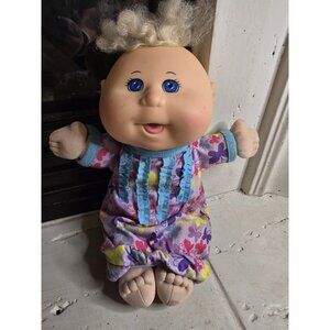 Cabbage Patch Kids Doll Blue Eyes 2015 13”. Xavier Roberts Stamp